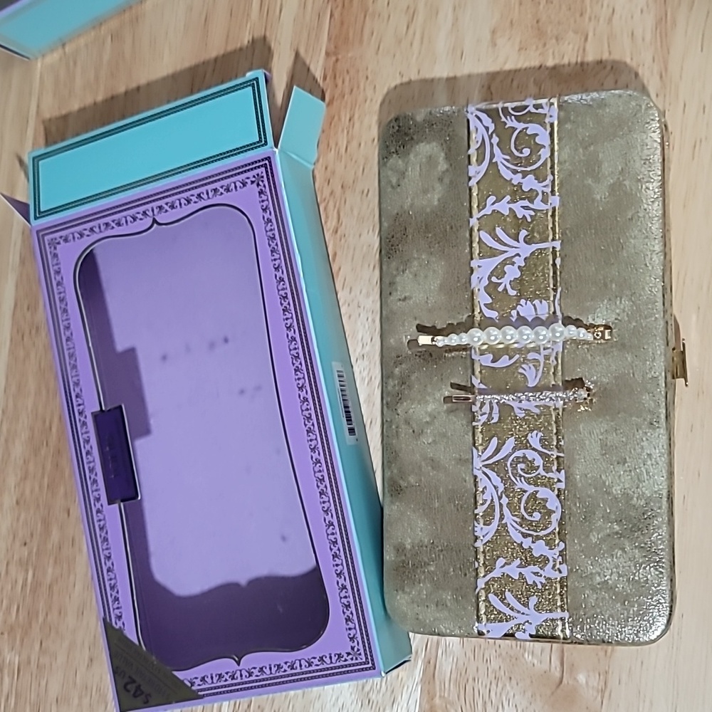 Tarte pin up girl amazonian clay blush palette